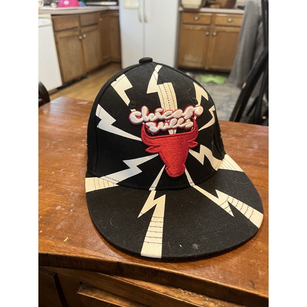 CHICAGO BULLS Snapback Hat Lightning Bolt Black NBA Cap Adjustable Vintage BMO